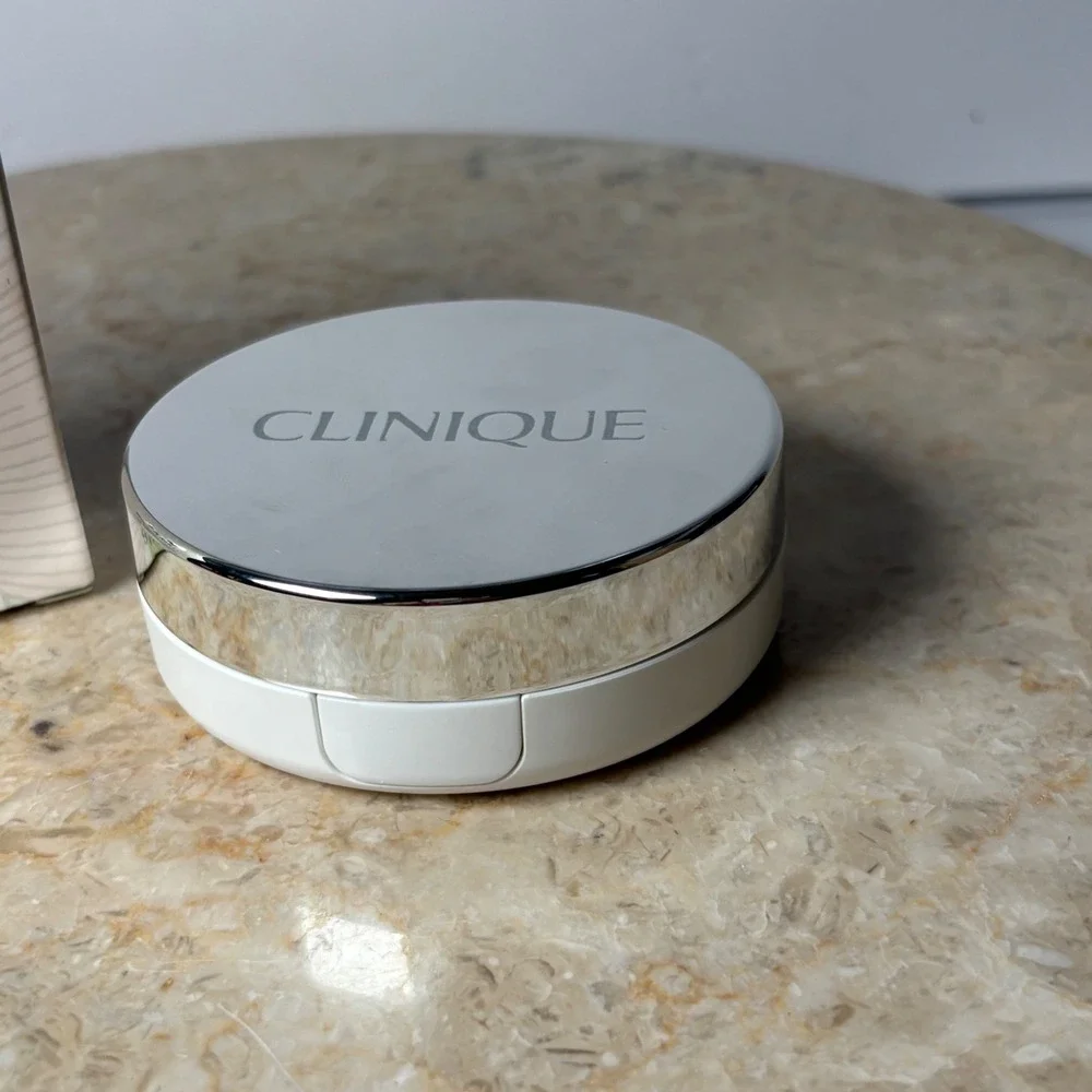 Clinique Super City Block BB‎ Cushion Compact 02 Moderately Fair